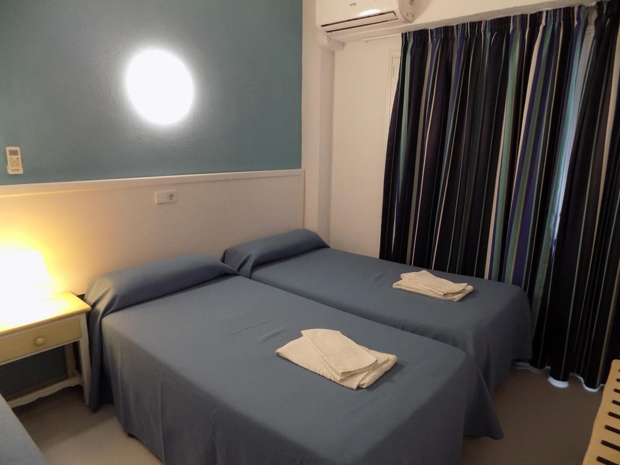 Hostal Villa Maruja El Arenal  Bilik gambar