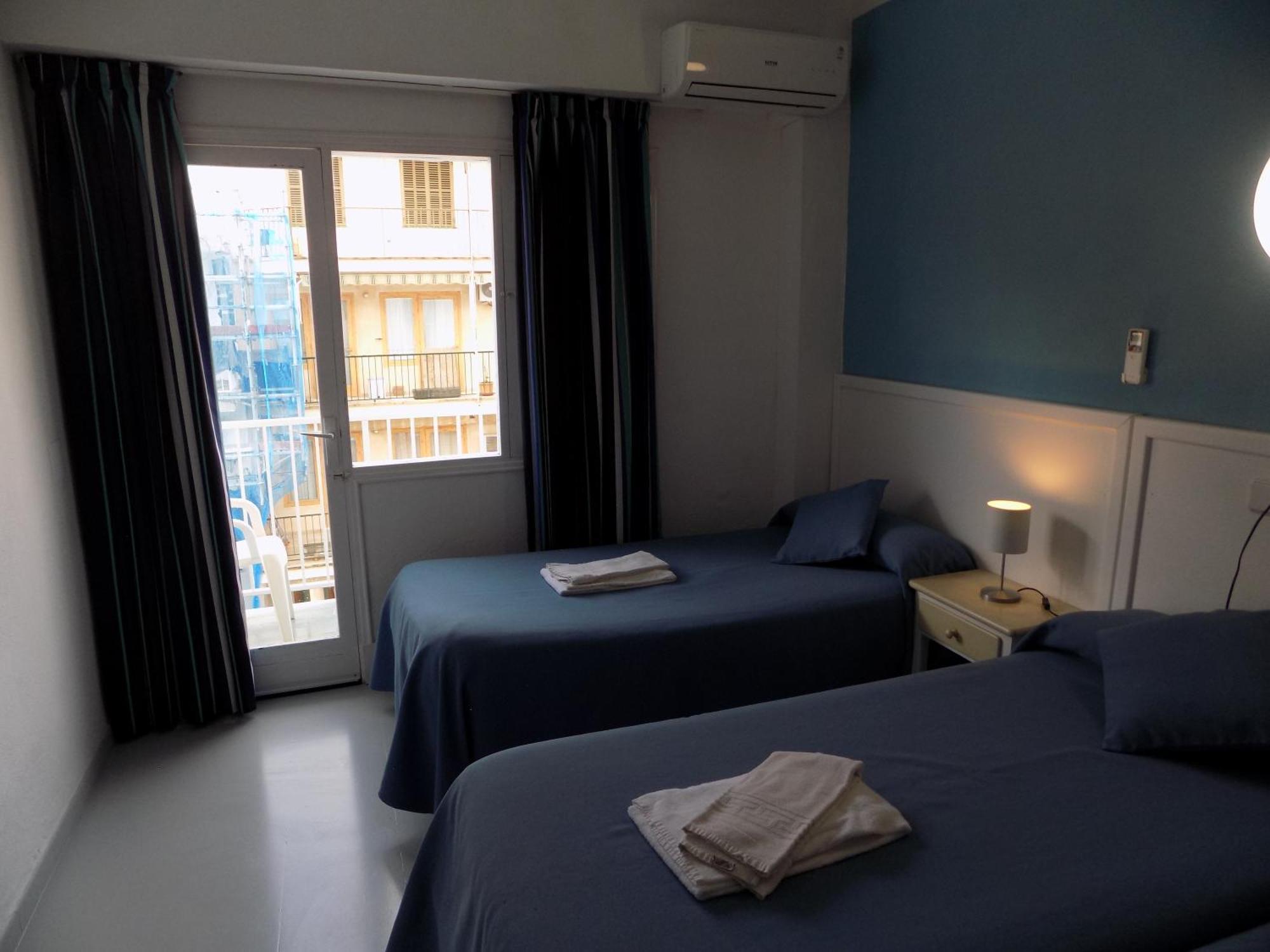 Hostal Villa Maruja El Arenal  Bilik gambar