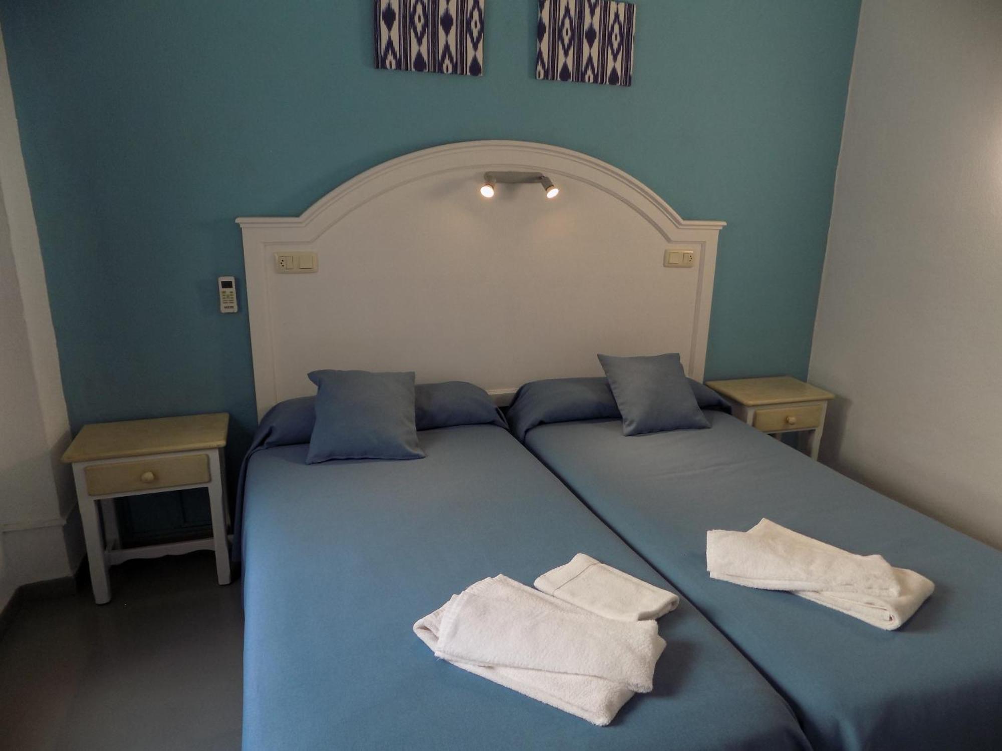 Hostal Villa Maruja El Arenal  Bilik gambar