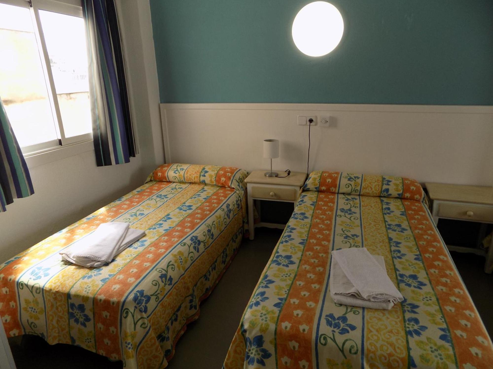 Hostal Villa Maruja El Arenal  Bilik gambar