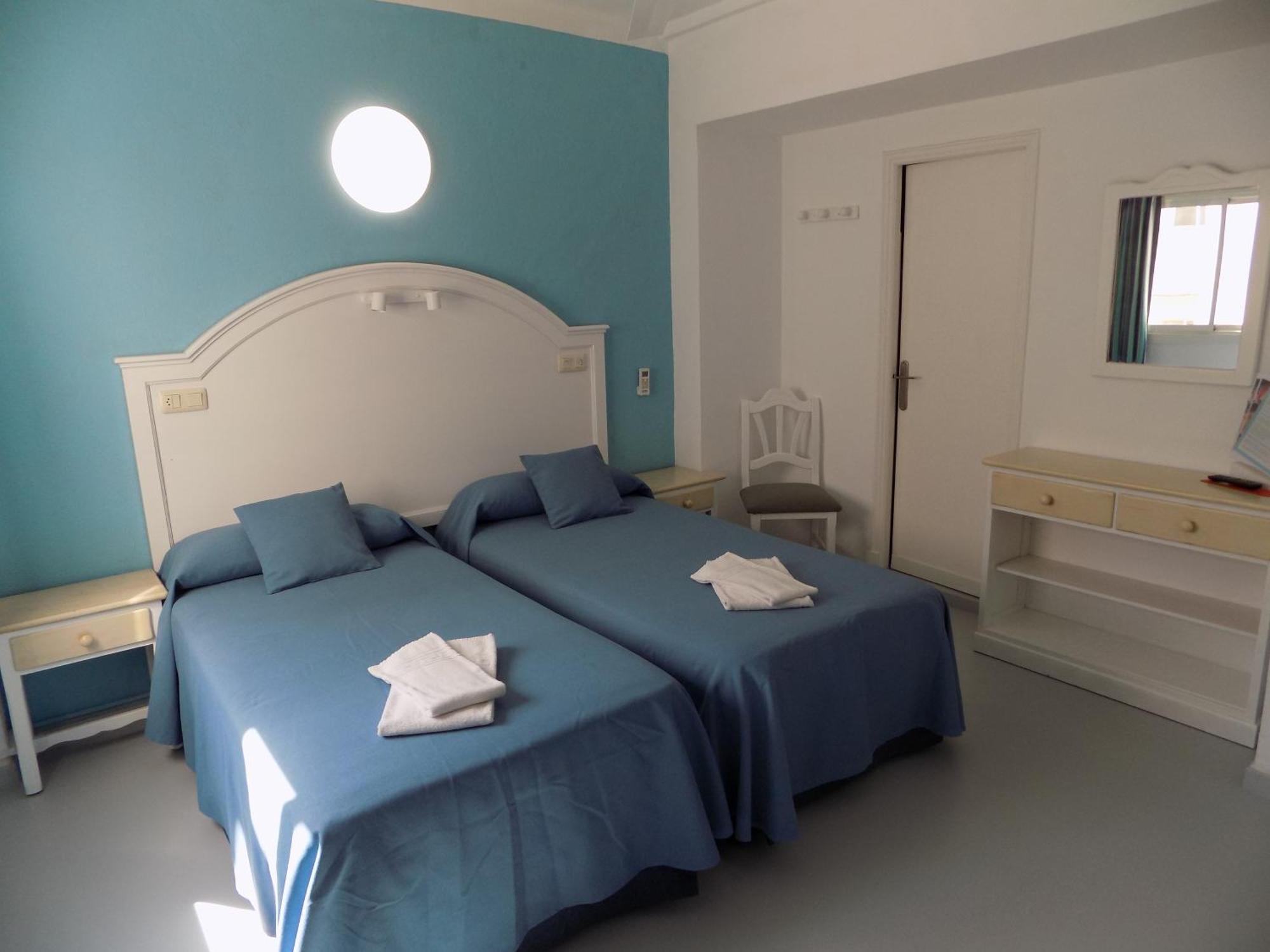 Hostal Villa Maruja El Arenal  Bilik gambar